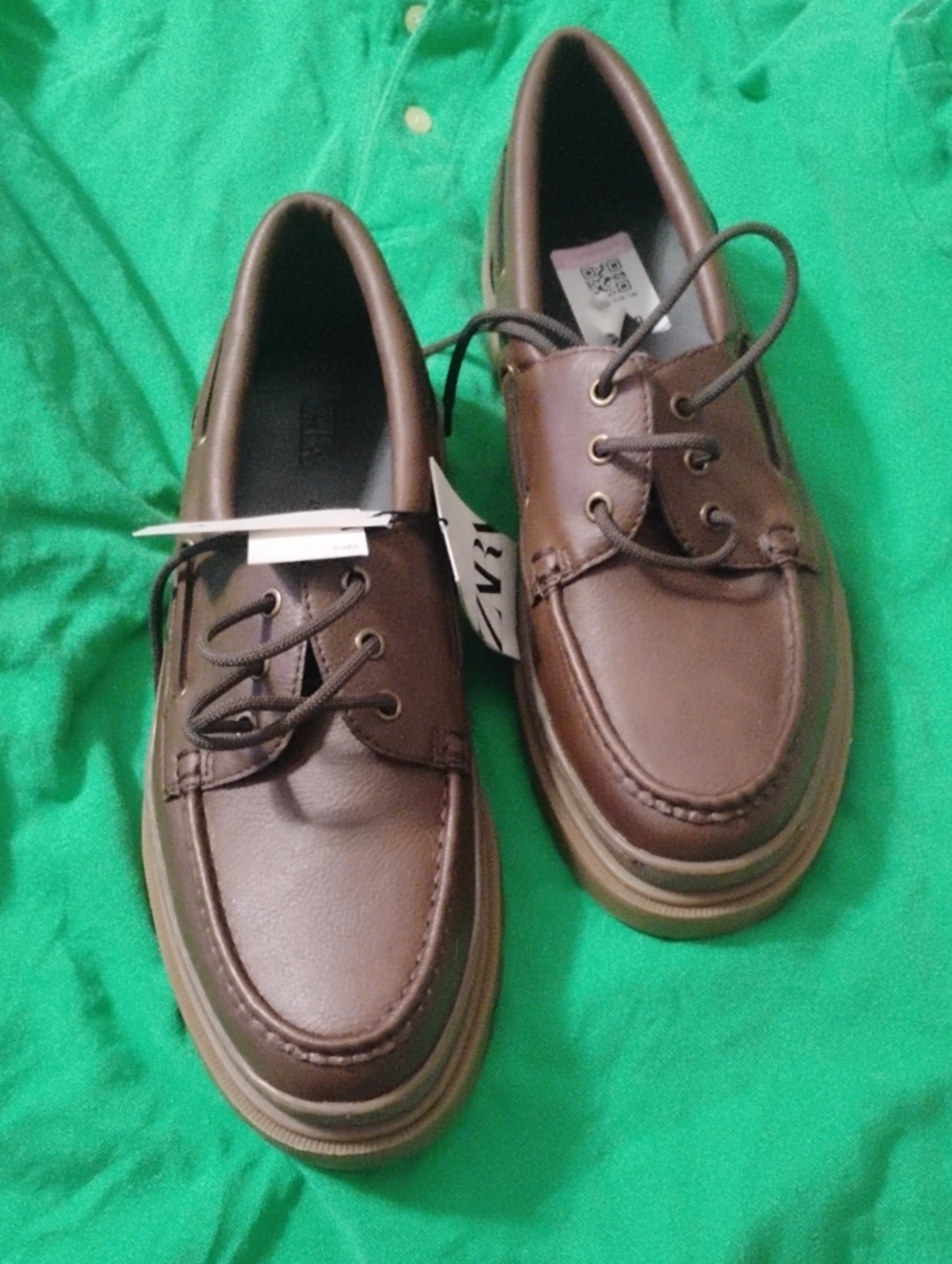 Zara Men’s Brown Leather Lace-Up Boat Shoes